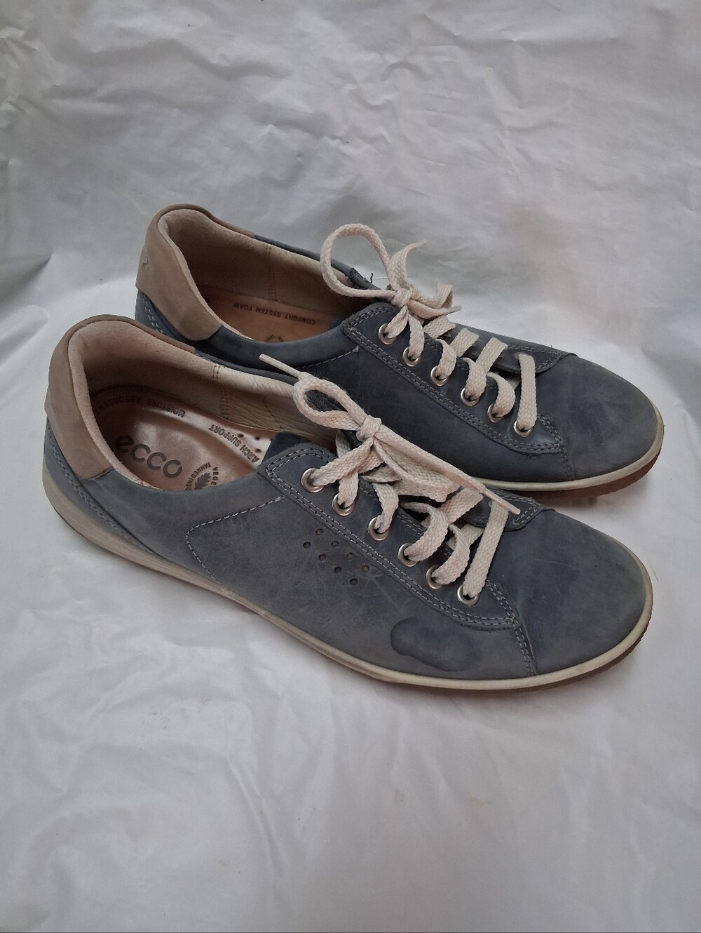 Ecco Women's Gray-Blue Leather Lace-Up Sneakers with Cream Accents Sz 9